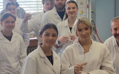 Studenti Gymnázia Iuventas nahlédli do světa chemie 🔬