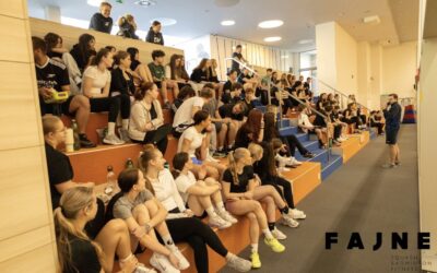 🏆 Gymnázium Iuventas v pohybu: Sportovní den v SC FAJNE ovládl týmový duch a třída PEDL2